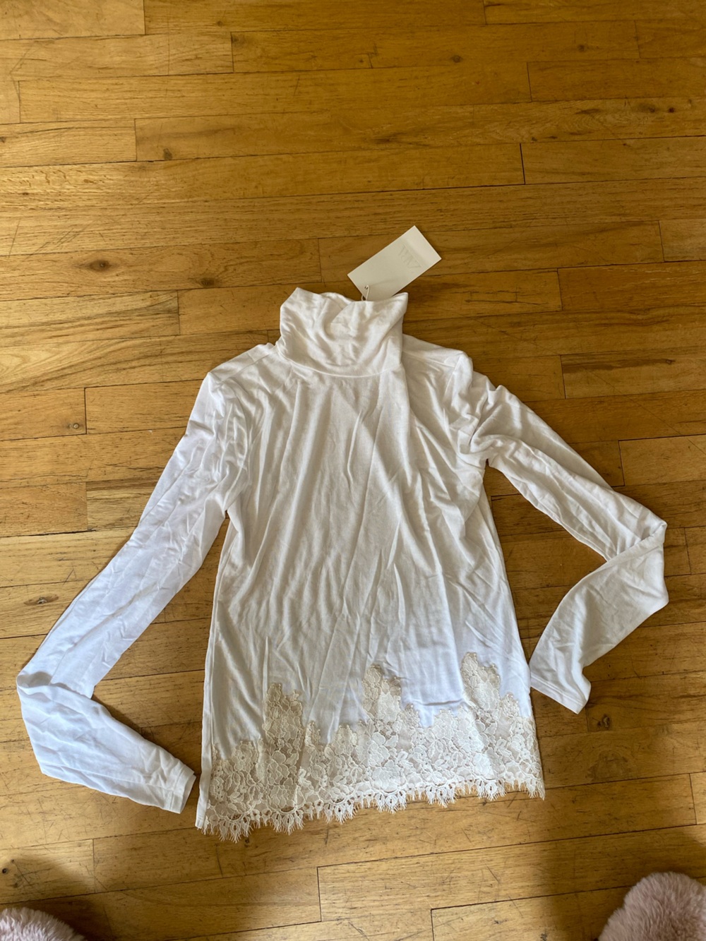 Zara long sleeve top. So soft. Great detail. NWT!! Size small…